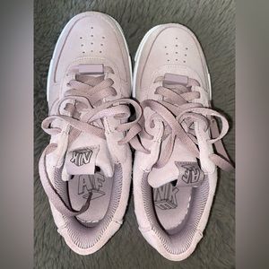 Preowned NWOB Women’s Nike Air Force 1 Size 7, Pixel 'Plum Fog' DQ5570-501